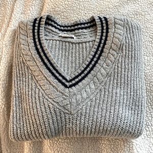 CUTE PREPPY SWEATER FROM AMERICAN EAGLE. SIZE S